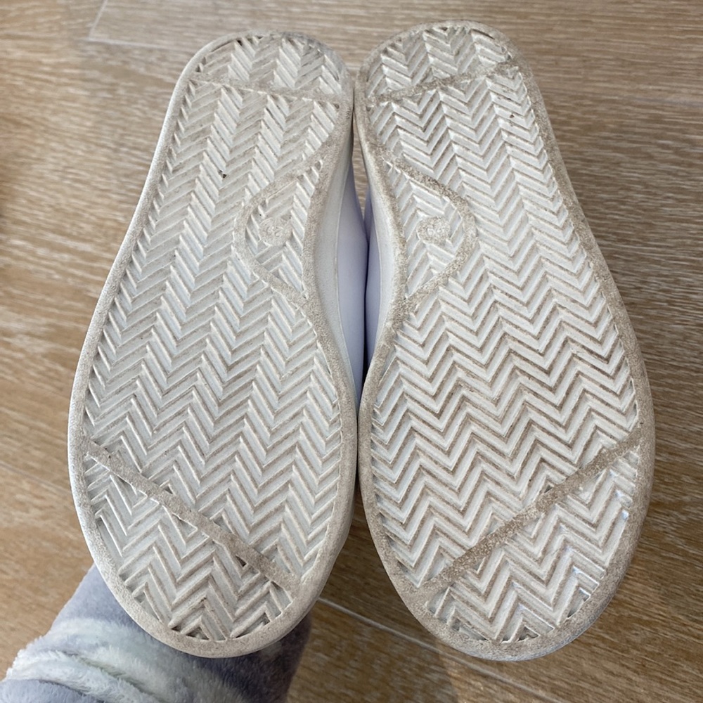 H & M white sneakers with 3 Velcro straps, size 11.5 - Picture 6 of 7